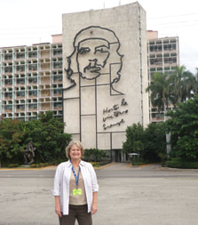 Che Mural with Diana Saint James Travel Consultant