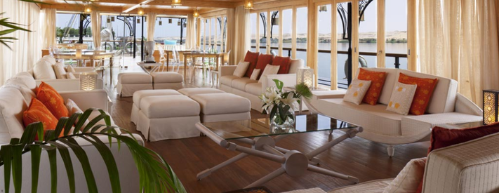 Sunboat lounge